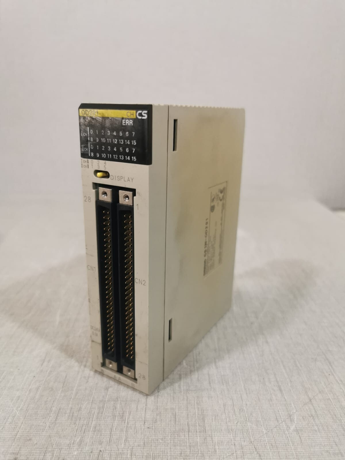 Omron CS1W-OD291 Omron CS1W-OD291 Output Unit 24VDC 2