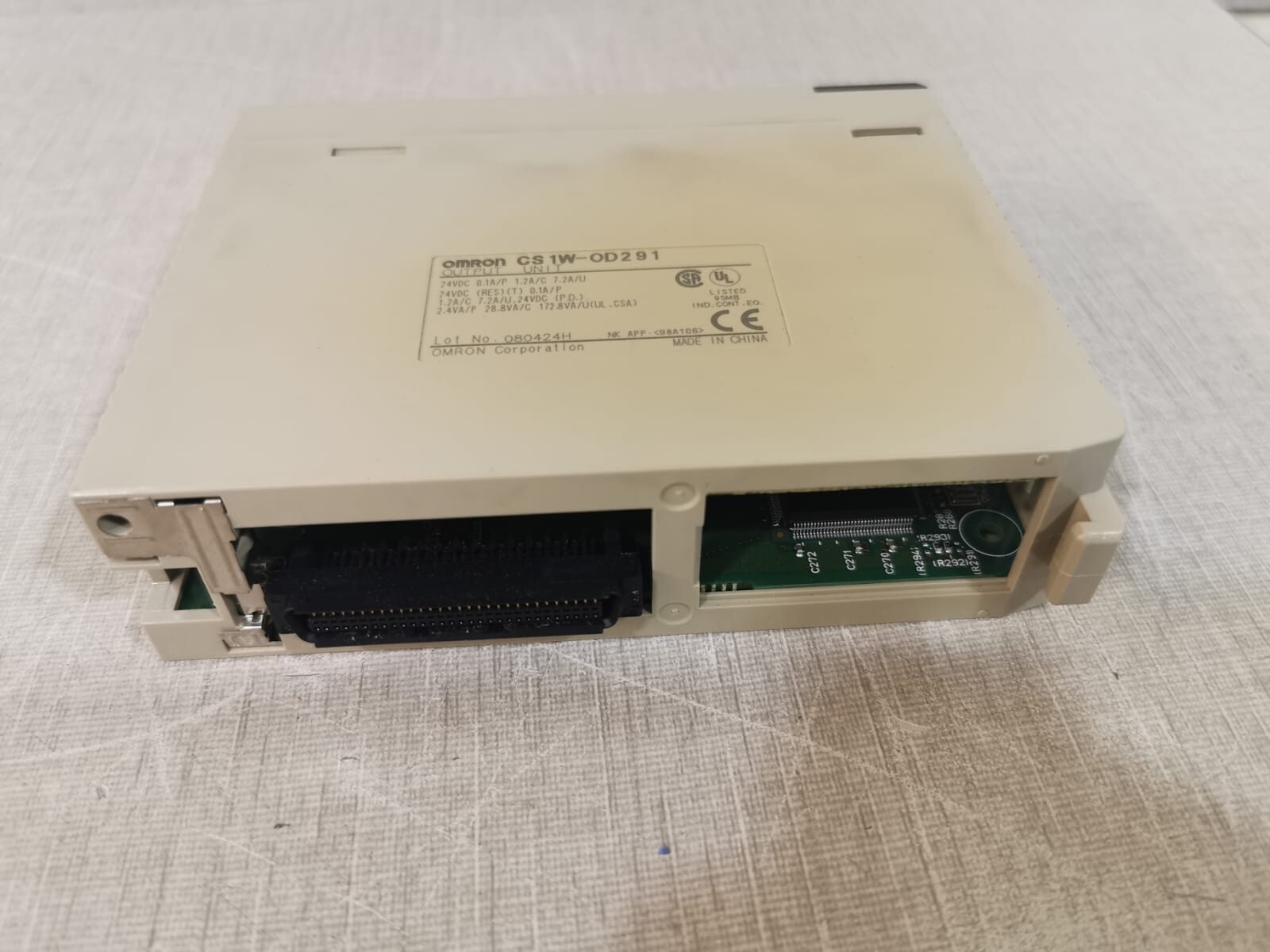 Omron CS1W-OD291 Omron CS1W-OD291 Output Unit 24VDC 5