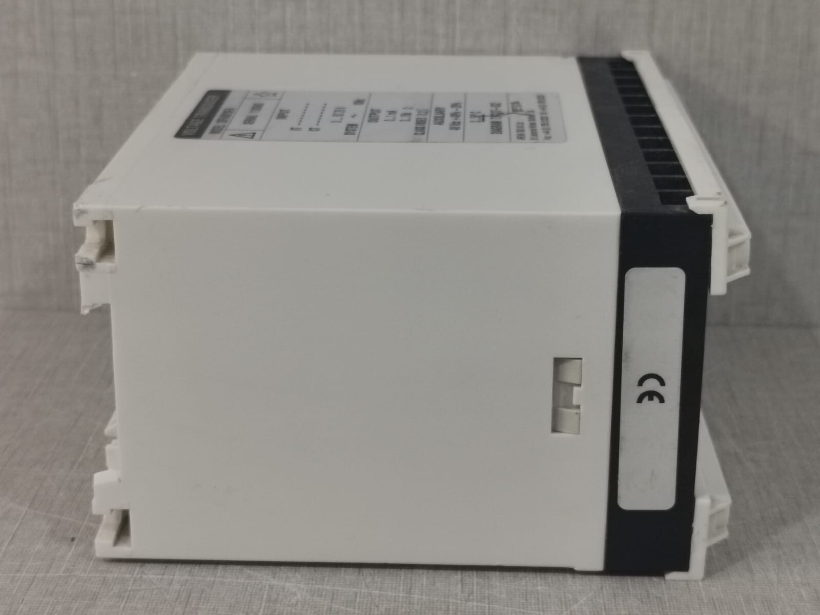 GE ISTAT-300 AREVA ISTAT 300-3VFAS61SFA VOLTAGE TRANDUCER 2