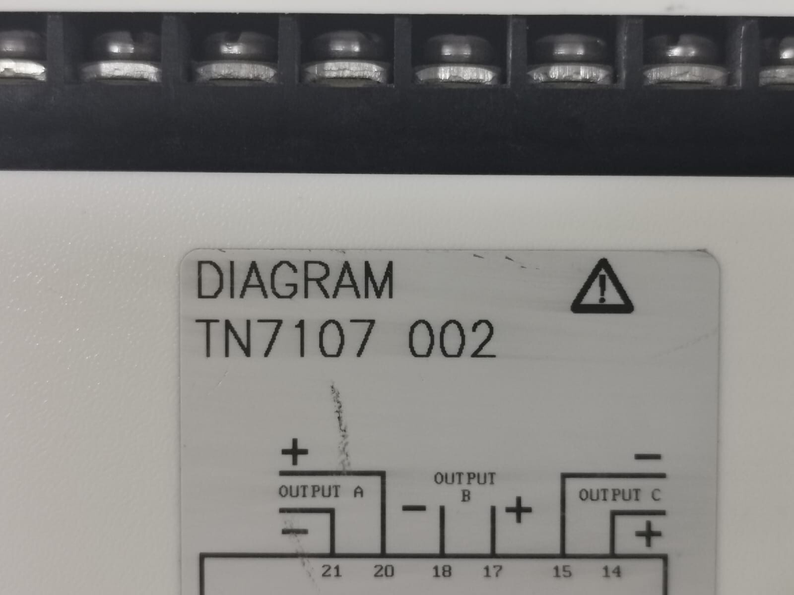 GE ISTAT-300 AREVA ISTAT 300-3VFAS61SFA VOLTAGE TRANDUCER 7