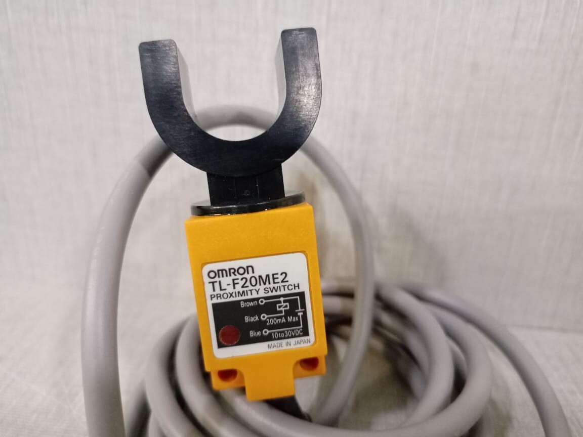 Omron TO-30 OMRON TL-F20ME2 PROXIMITY SWITCH 10 to 30 VDC 1 2