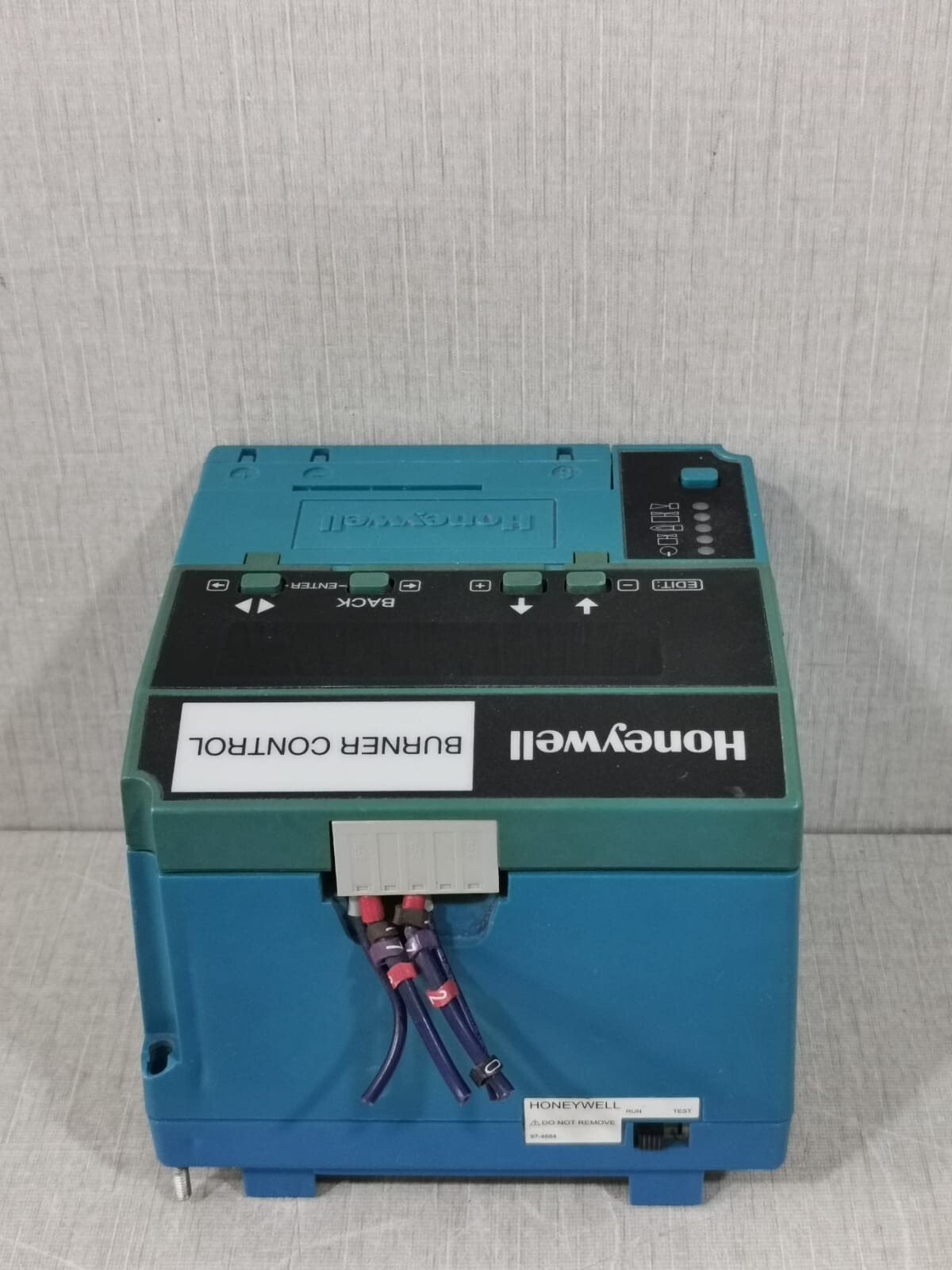 Honeywell RM7850A1001 HONEYWELL RM7850A1001 BURNER CONTROL 120 VAC,50/60HZ REV.E 2