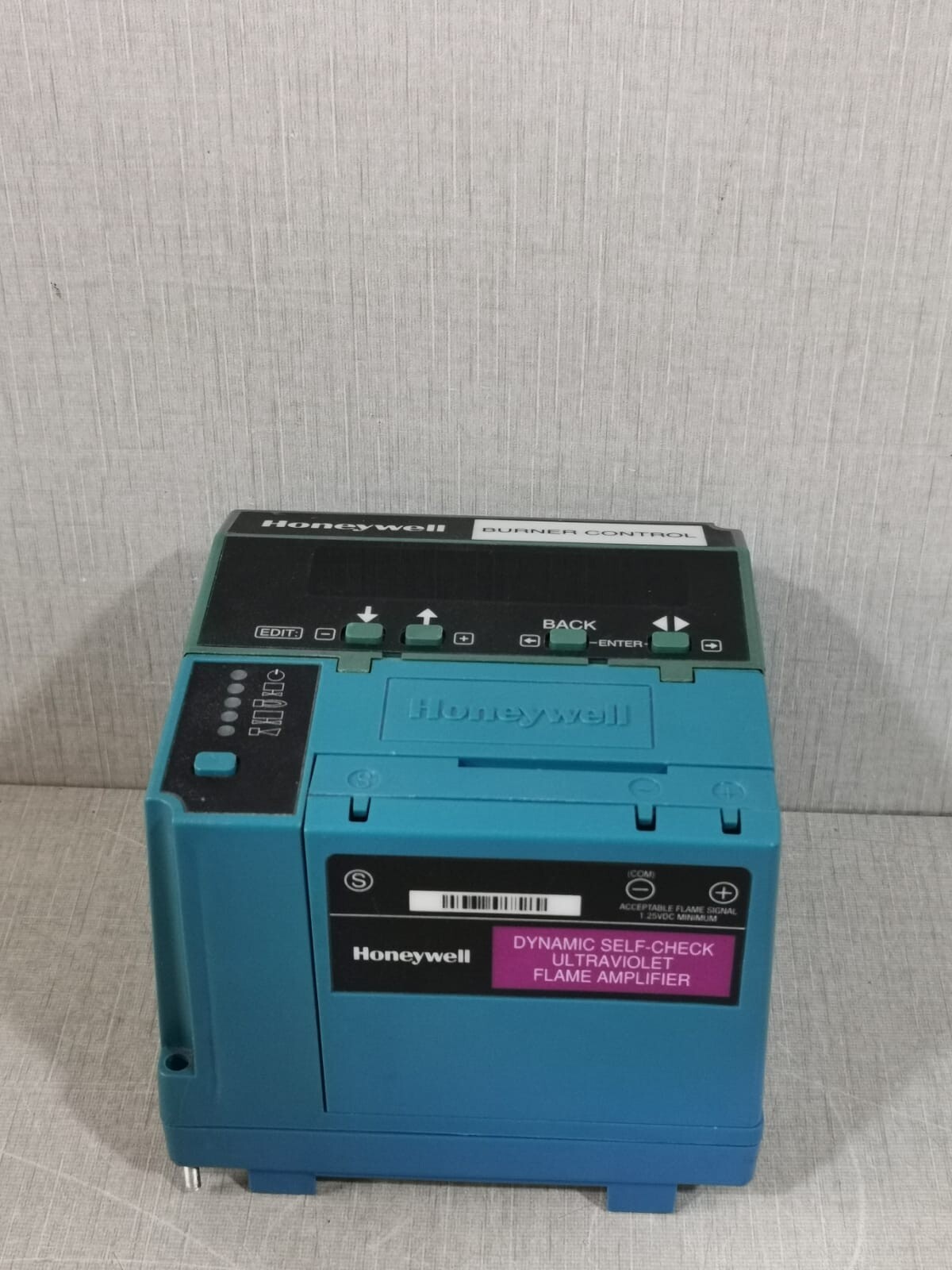 Honeywell RM7850A1001 HONEYWELL RM7850A1001 BURNER CONTROL 120 VAC,50/60HZ REV.E 3