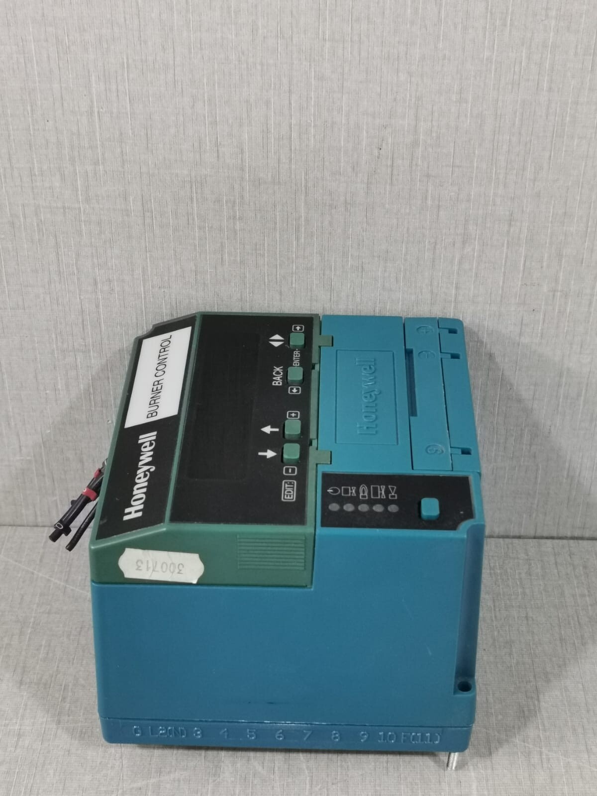 Honeywell RM7850A1001 HONEYWELL RM7850A1001 BURNER CONTROL 120 VAC,50/60HZ REV.E 4