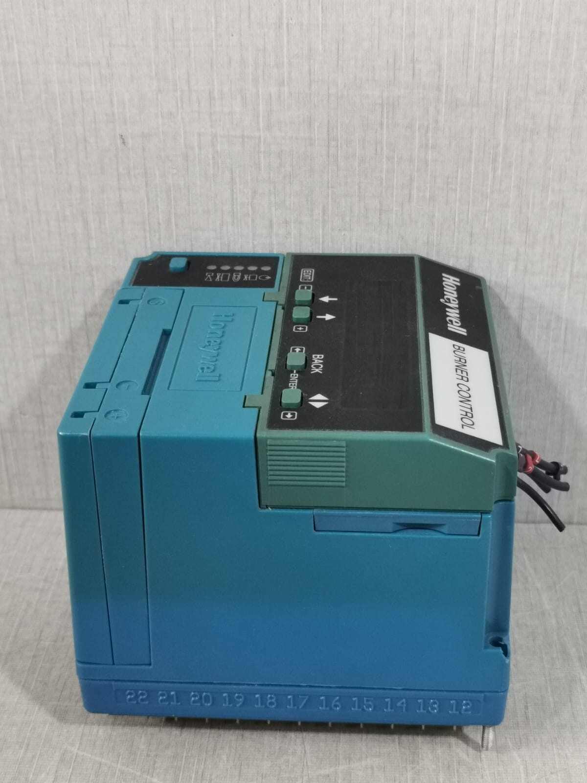 Honeywell RM7850A1001 HONEYWELL RM7850A1001 BURNER CONTROL 120 VAC,50/60HZ REV.E 5