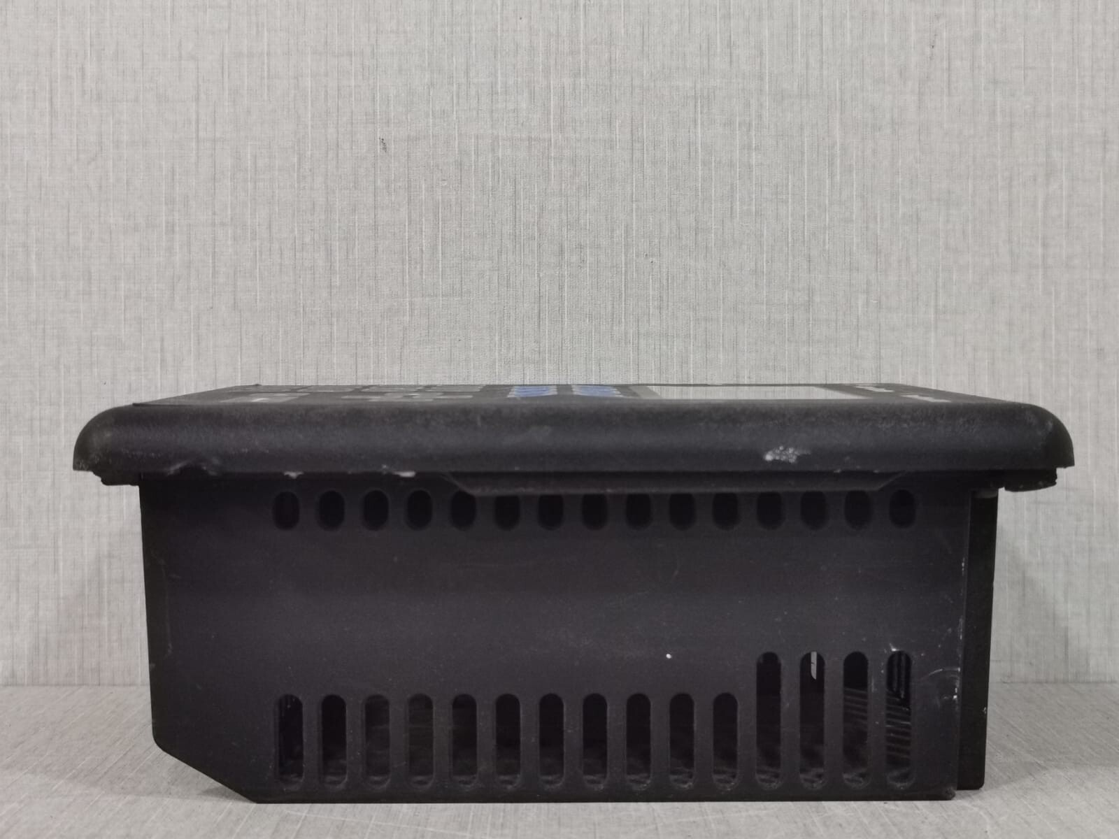 Allen-Bradley 2711-K3A17L1 ALLEN BRADLEY 2711-K3A17L1 SER. A REV.C F/W 4.20 24VDC .42A UNMP 3