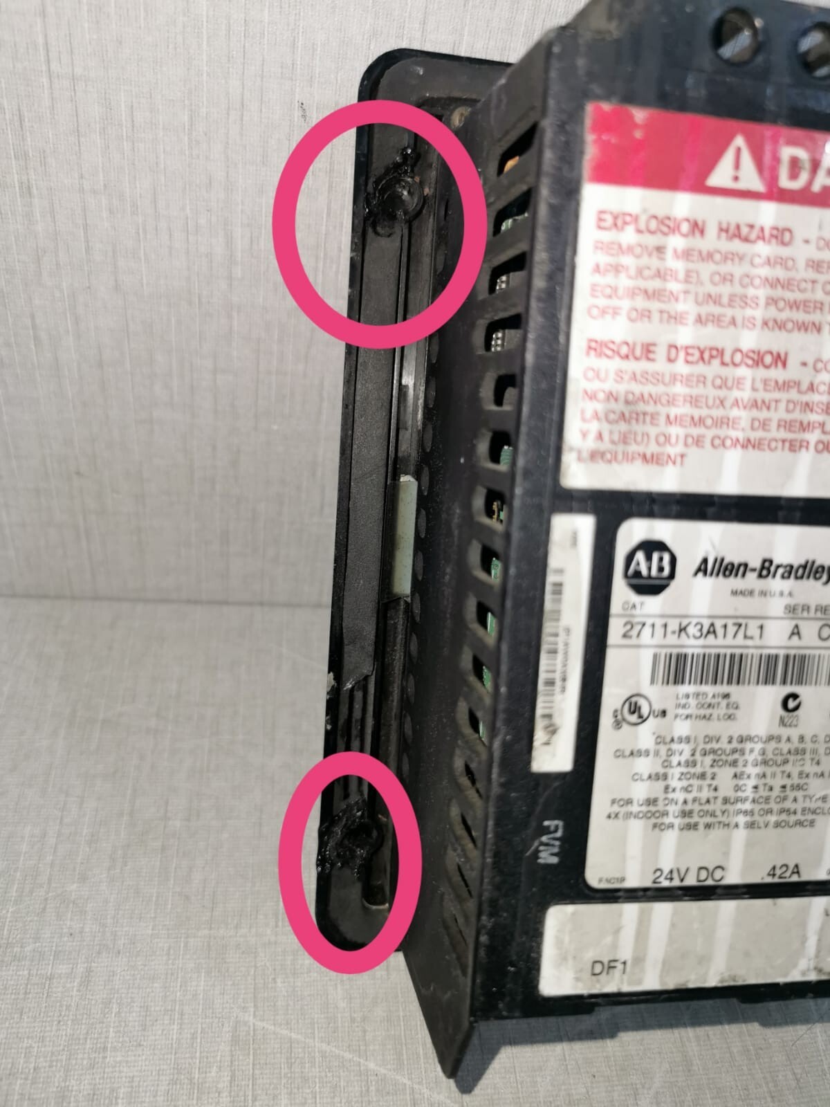 Allen-Bradley 2711-K3A17L1 ALLEN BRADLEY 2711-K3A17L1 SER. A REV.C F/W 4.20 24VDC .42A UNMP 7