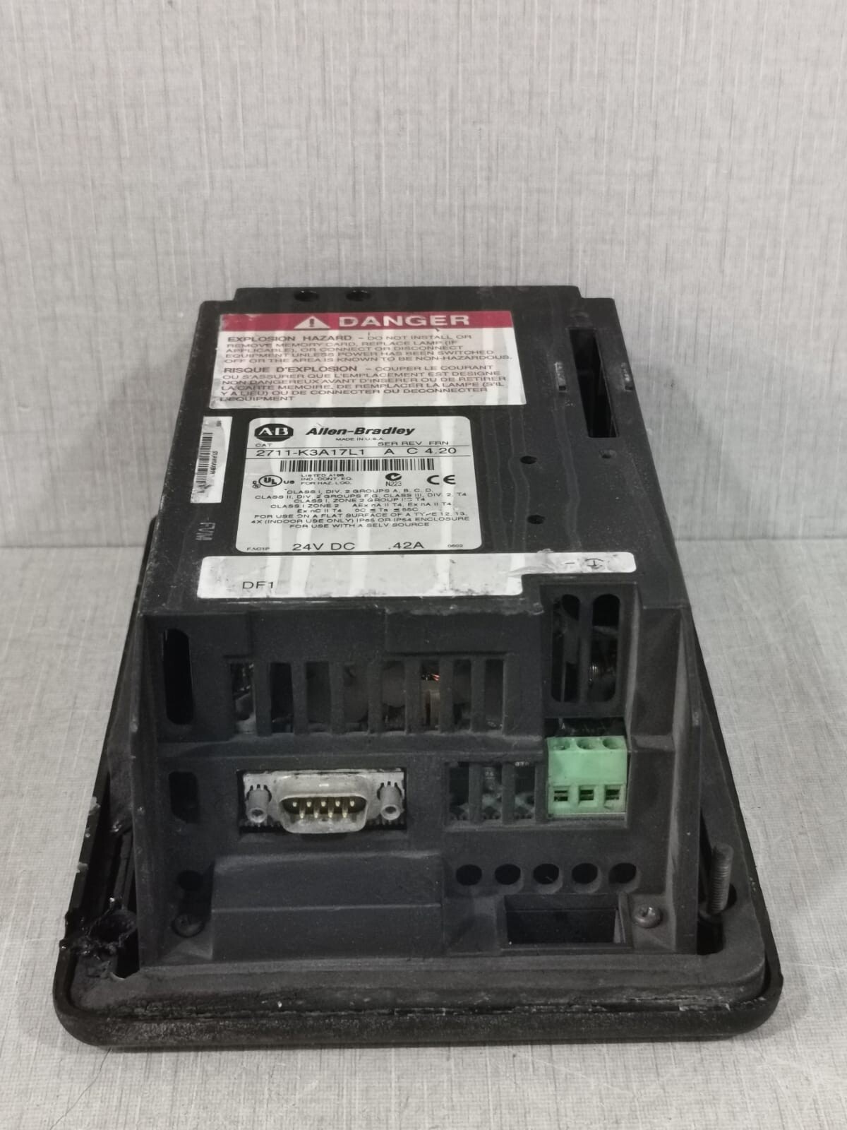Allen-Bradley 2711-K3A17L1 ALLEN BRADLEY 2711-K3A17L1 SER. A REV.C F/W 4.20 24VDC .42A UNMP 9