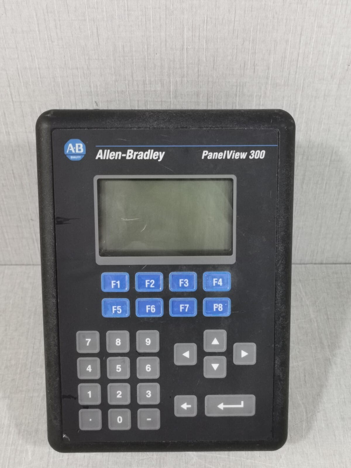 ALLEN BRADLEY 2711-K3A17L1 SER. A REV.C F/W 4.20 24VDC .42A UNMP