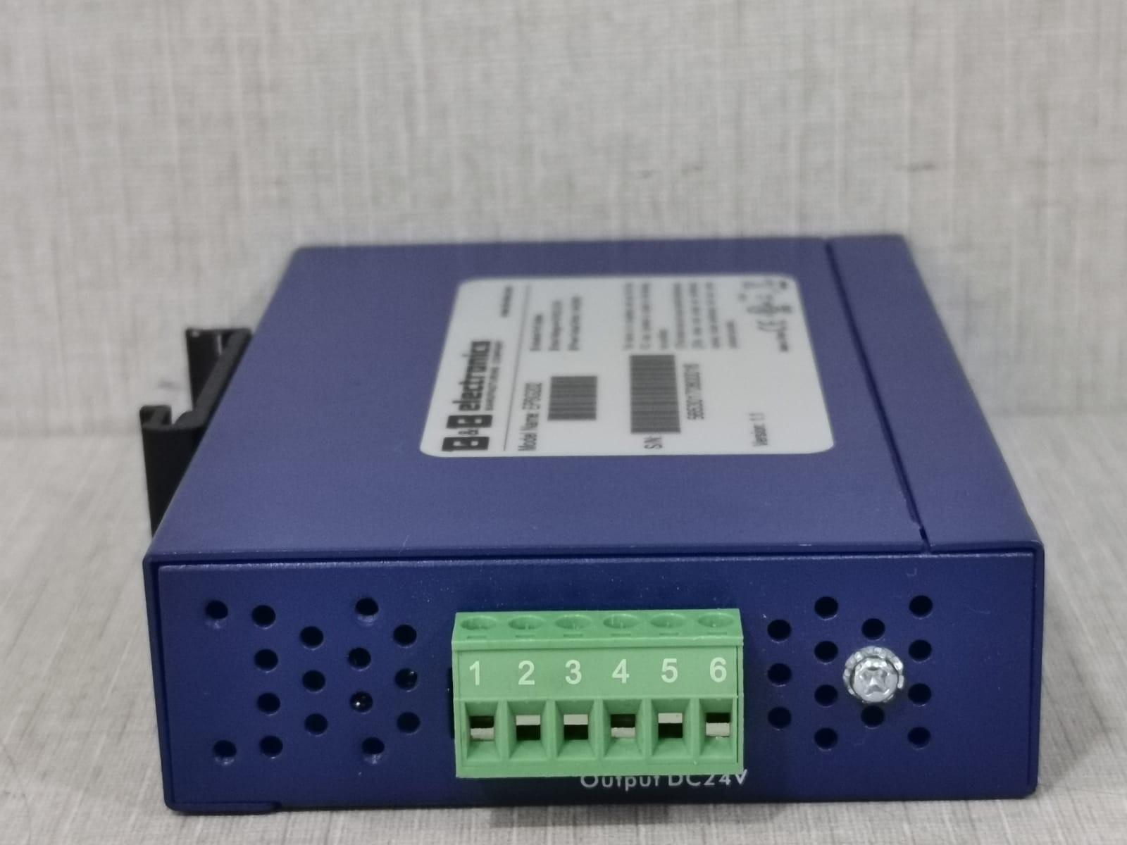 B&B ELECTRONICS EPSG202/V.1.1 B&B electronics EPSG202/V.1.1 - GIGABIT POE SPLITTER 7