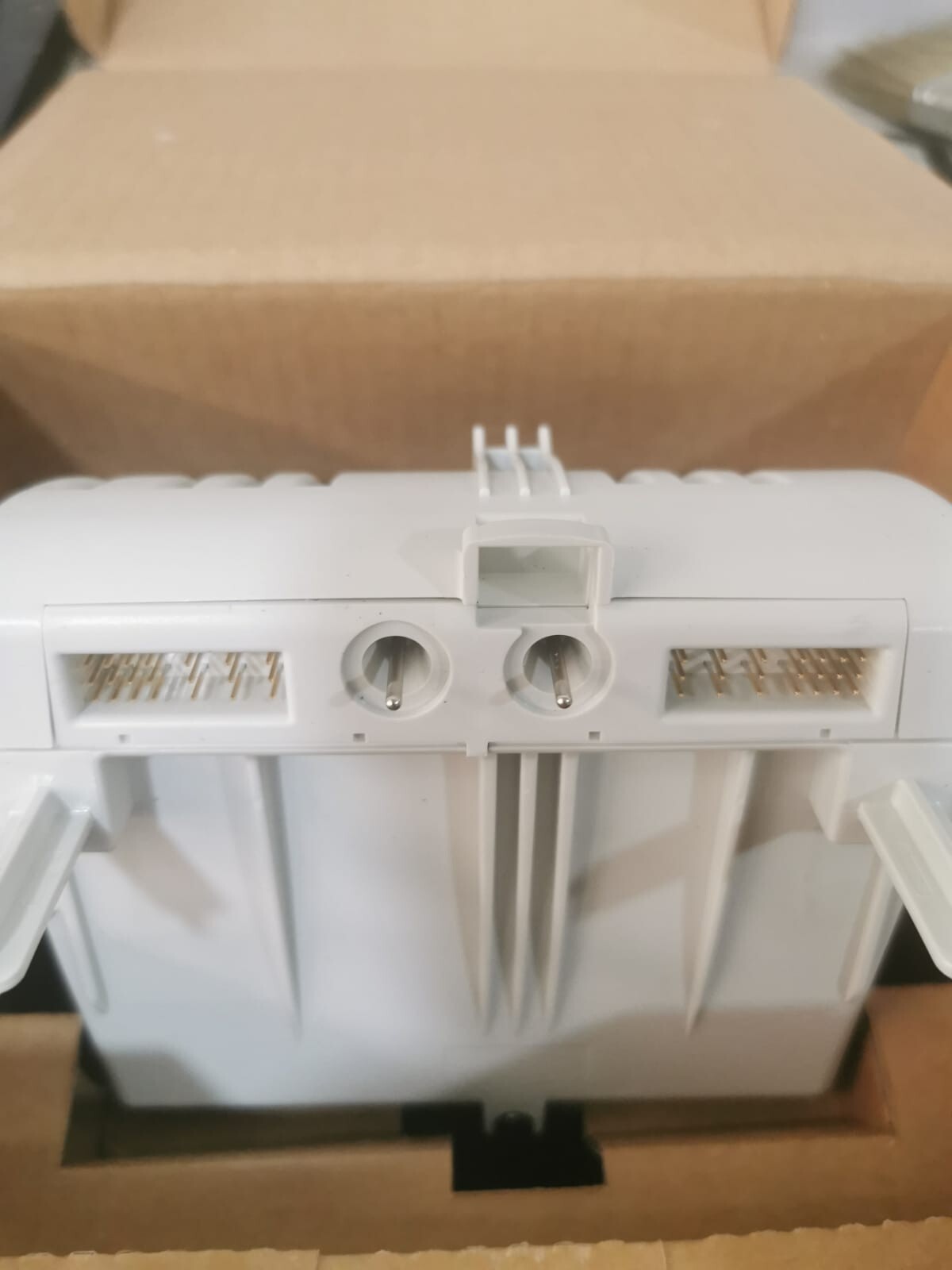 Eaton 9377-FB Eaton 9377-FB / 9377FB VER.01 Fieldbus Barrier Module 6-Spur 4