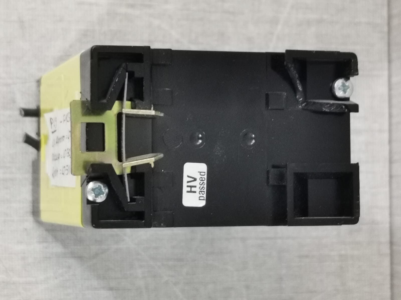 Bender B925504 BENDER SFE140 -B925504 FREQUENCY RELAY AC 250V 9