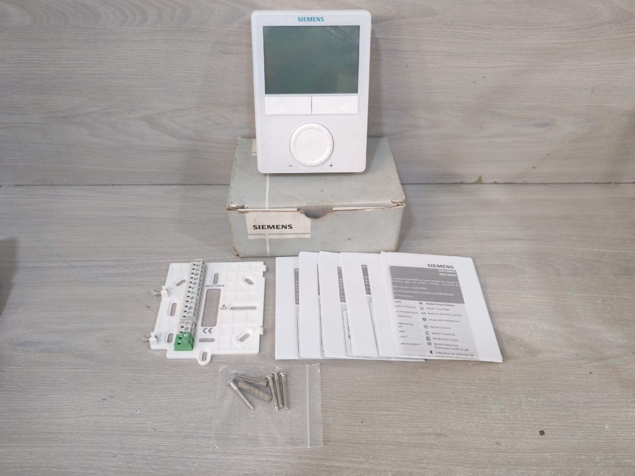Siemens RDG100KN Room Thermostat 171016H