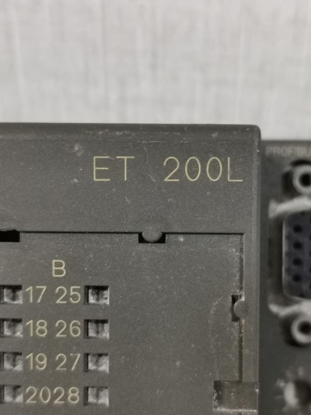 Siemens 132-1BL00-0XB0 SIEMENS ET200L -TB32L-132-1BL00-0XB0 2
