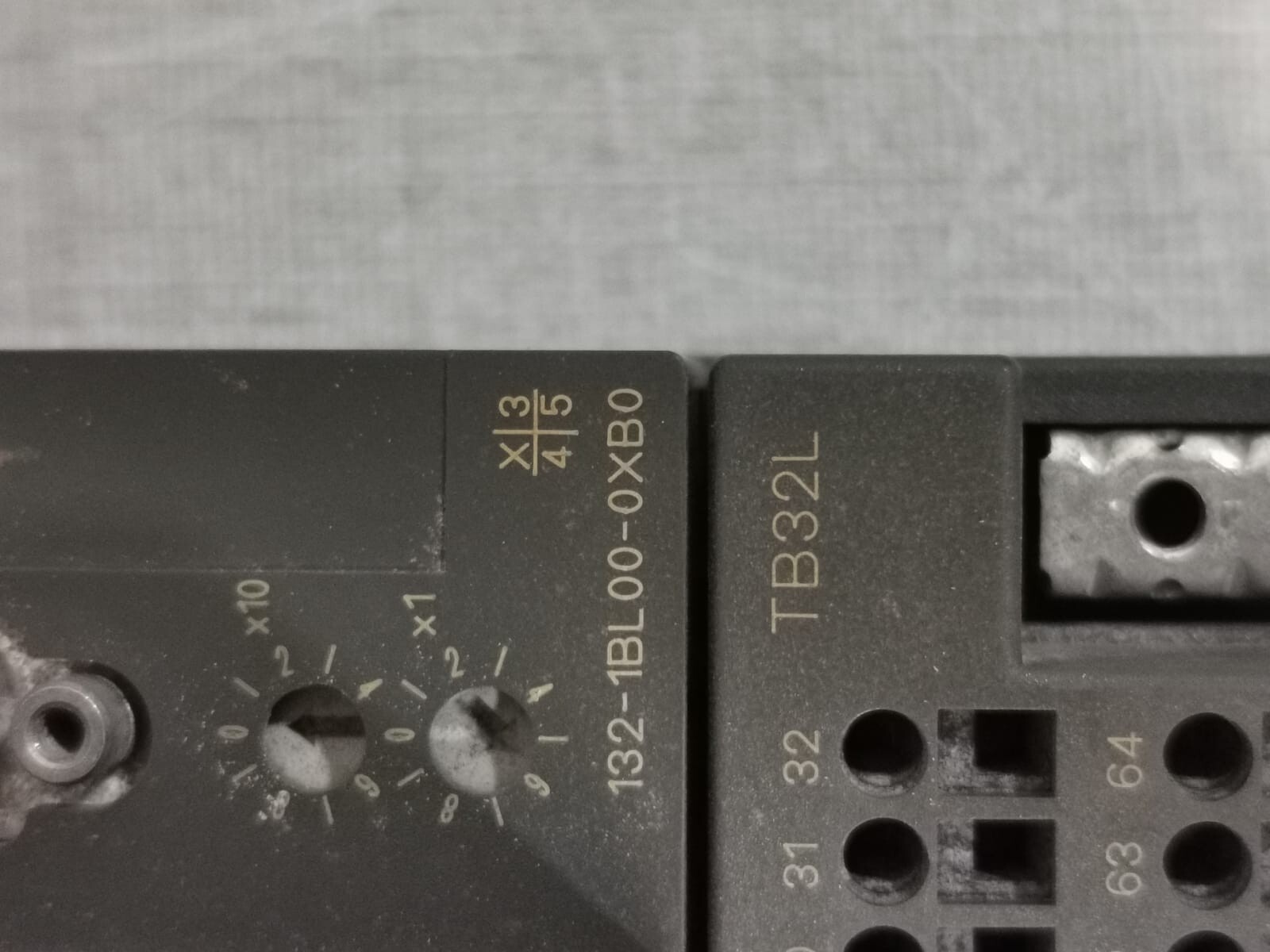 Siemens 132-1BL00-0XB0 SIEMENS ET200L -TB32L-132-1BL00-0XB0 3