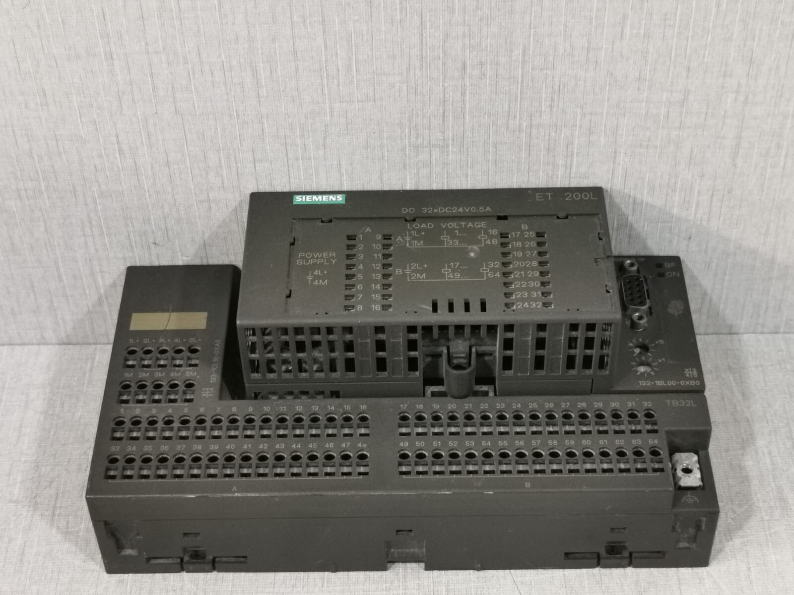 Siemens 132-1BL00-0XB0 SIEMENS ET200L -TB32L-132-1BL00-0XB0 4