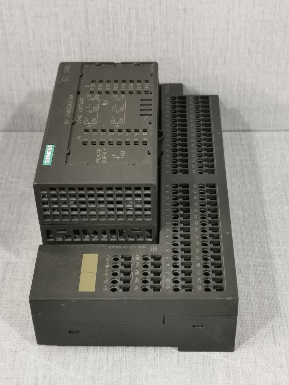 Siemens 132-1BL00-0XB0 SIEMENS ET200L -TB32L-132-1BL00-0XB0 6