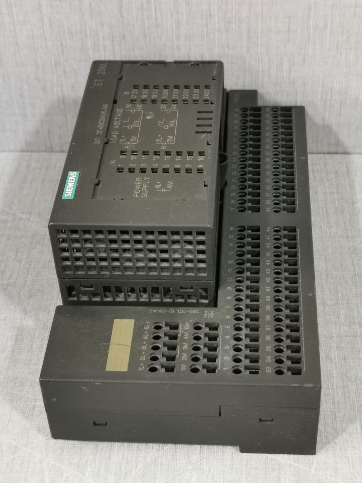 Siemens 132-1BL00-0XB0 SIEMENS ET200L -TB32L-132-1BL00-0XB0 7