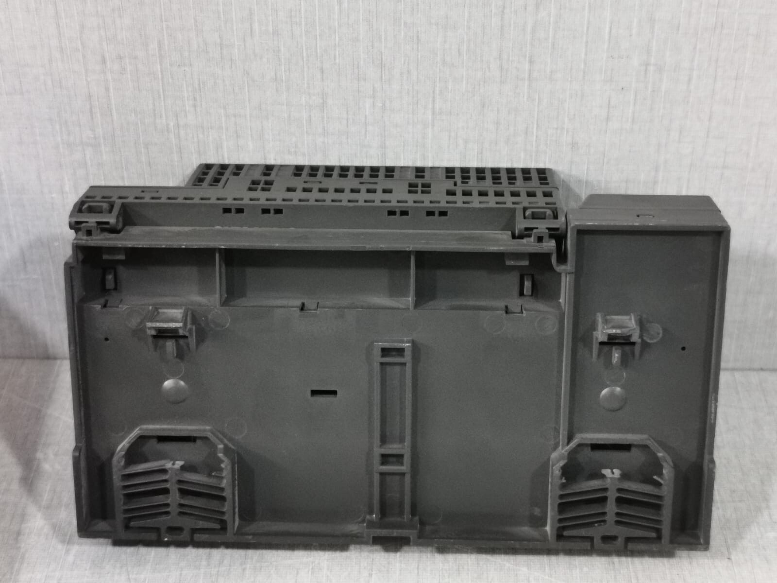 Siemens 132-1BL00-0XB0 SIEMENS ET200L -TB32L-132-1BL00-0XB0 8