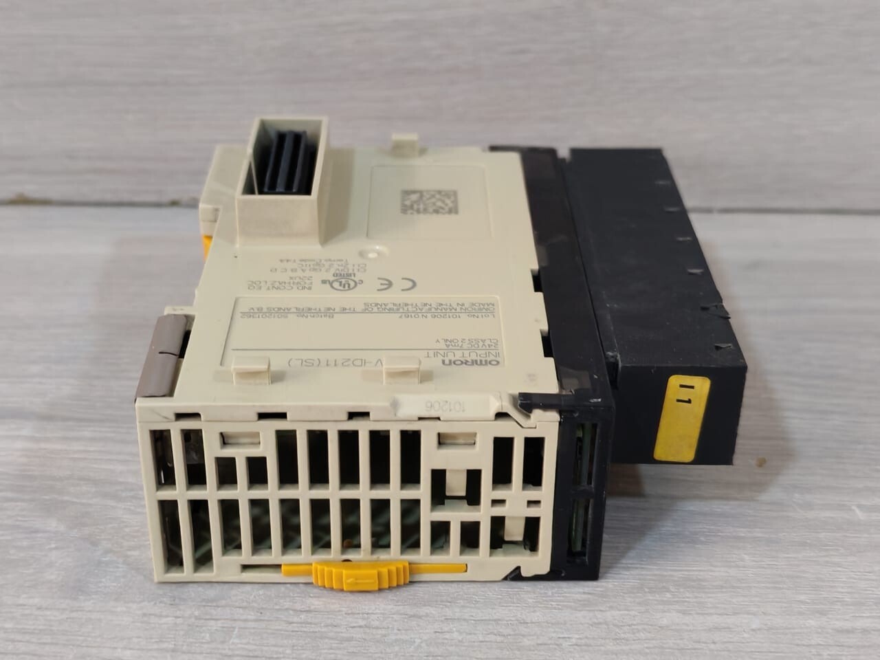 Omron CJ1W-ID211 Omron CJ1W-ID211 Input Module 8