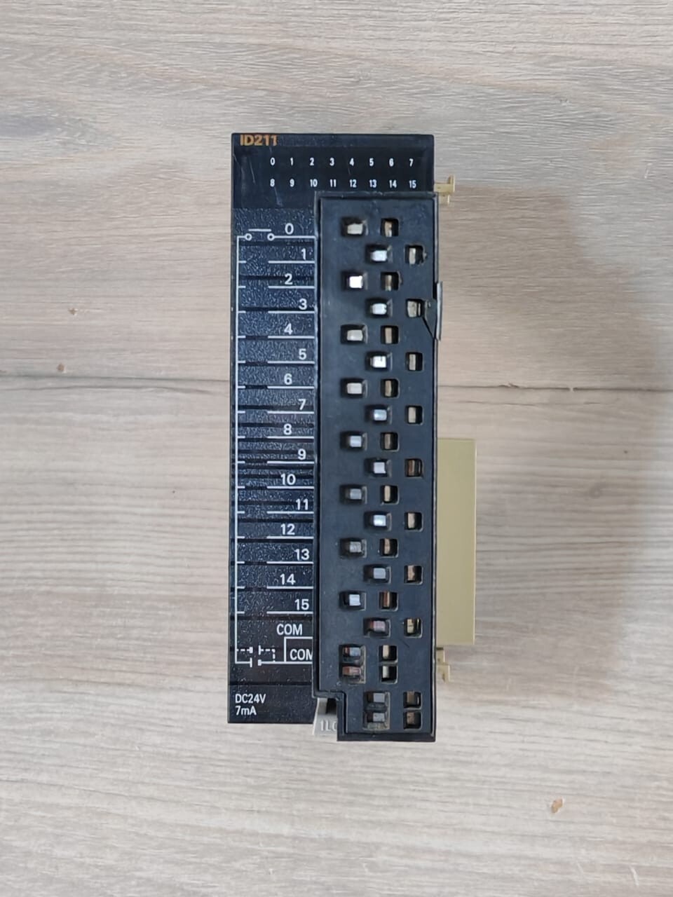 Omron CJ1W-ID211 Input Module