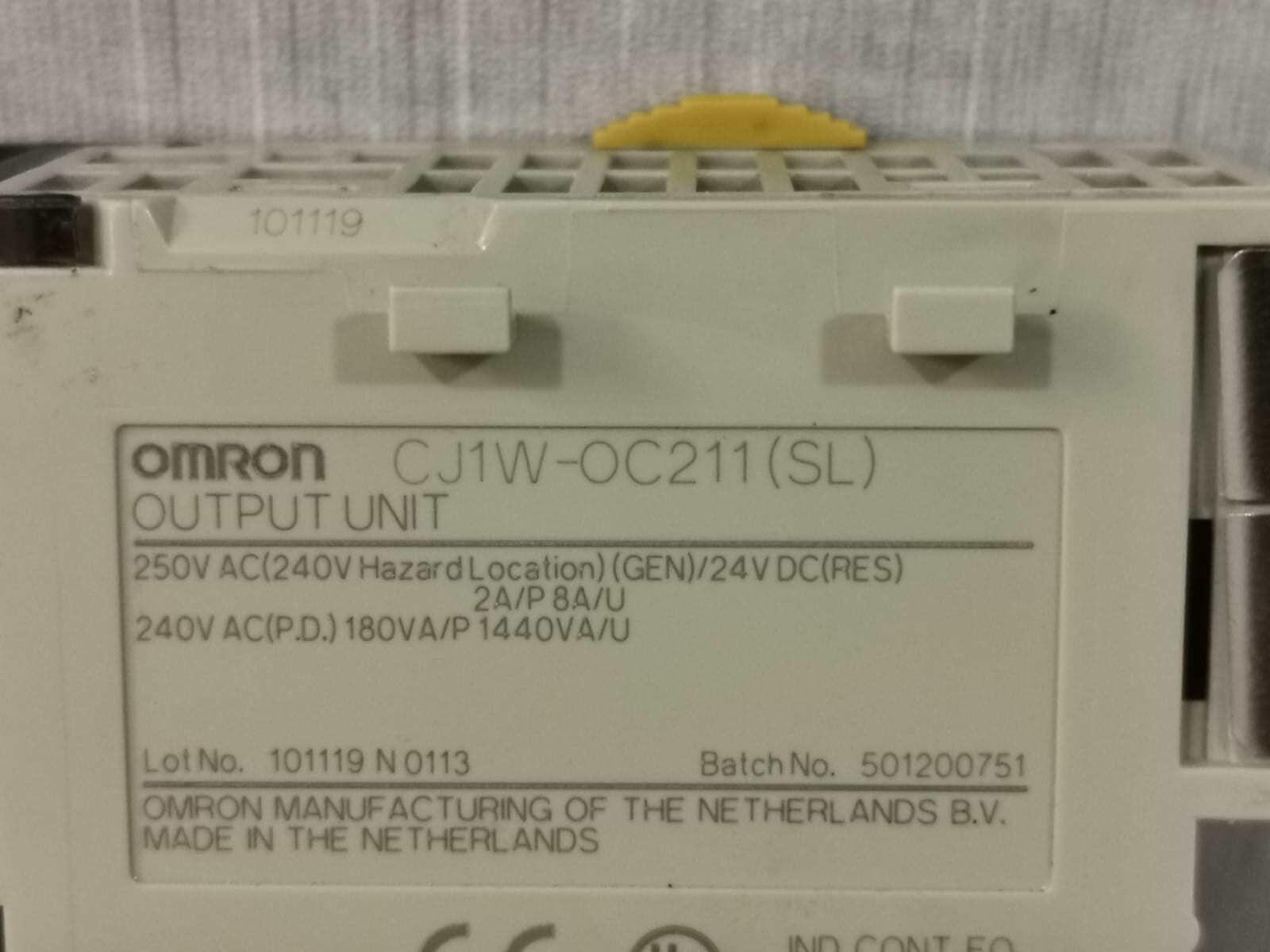 Omron CJ1W-OC211(SL) OMRON CJ1W-OC211(SL)-OUTPUT UNIT 2