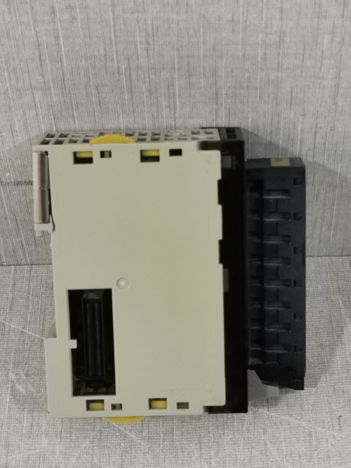 Omron CJ1W-OC211(SL) OMRON CJ1W-OC211(SL)-OUTPUT UNIT 4