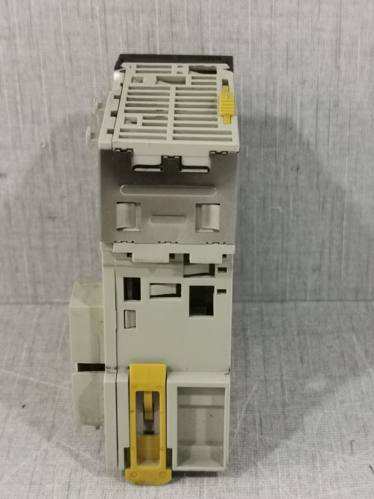 Omron CJ1W-OC211(SL) OMRON CJ1W-OC211(SL)-OUTPUT UNIT 7