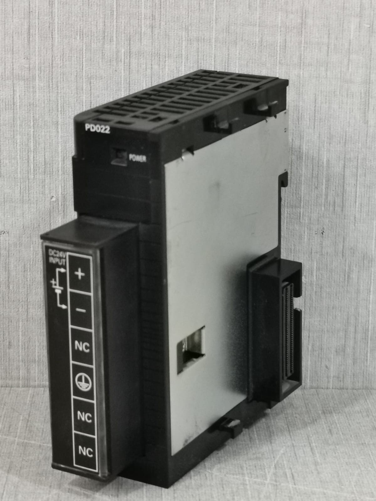 Omron CJ1W-PD022 OMRON CJ1W-PD022 PLC Power Supply Unit Module 7
