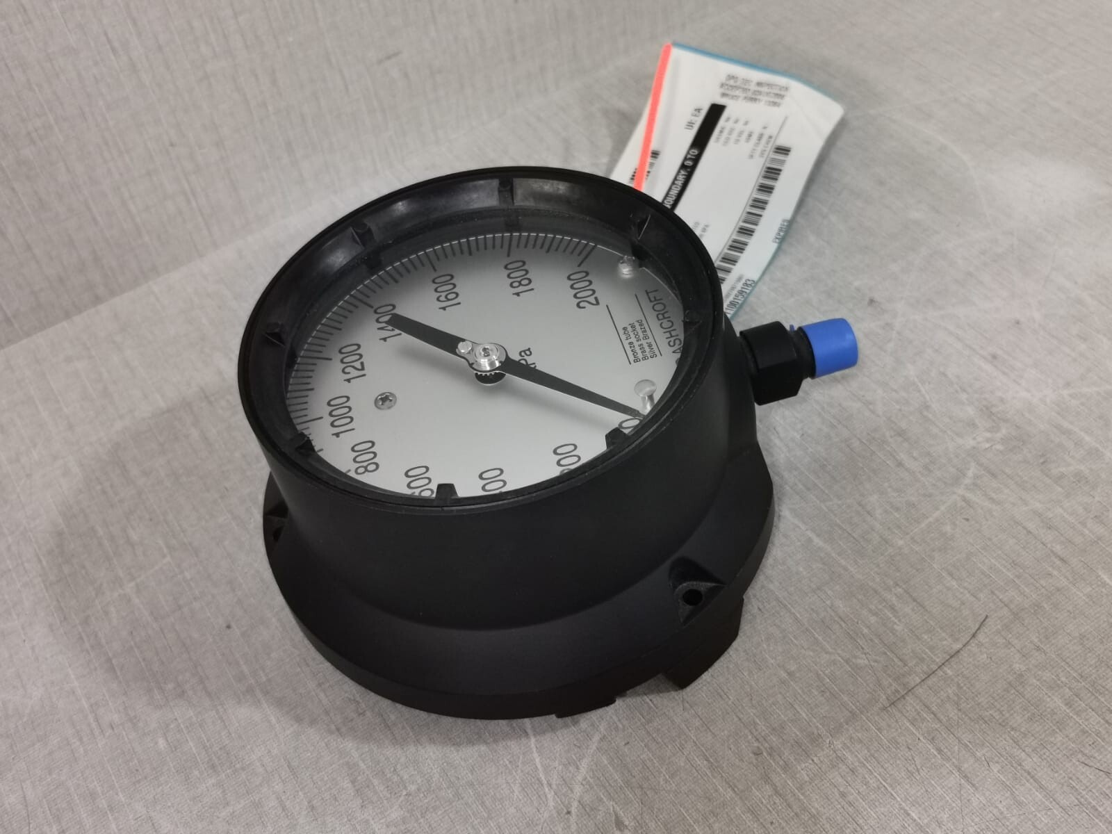Ashcroft® 45-1010A-02L Ashcroft 45-1010A-02L / 0-2000 kPa Pressure Gauge 5