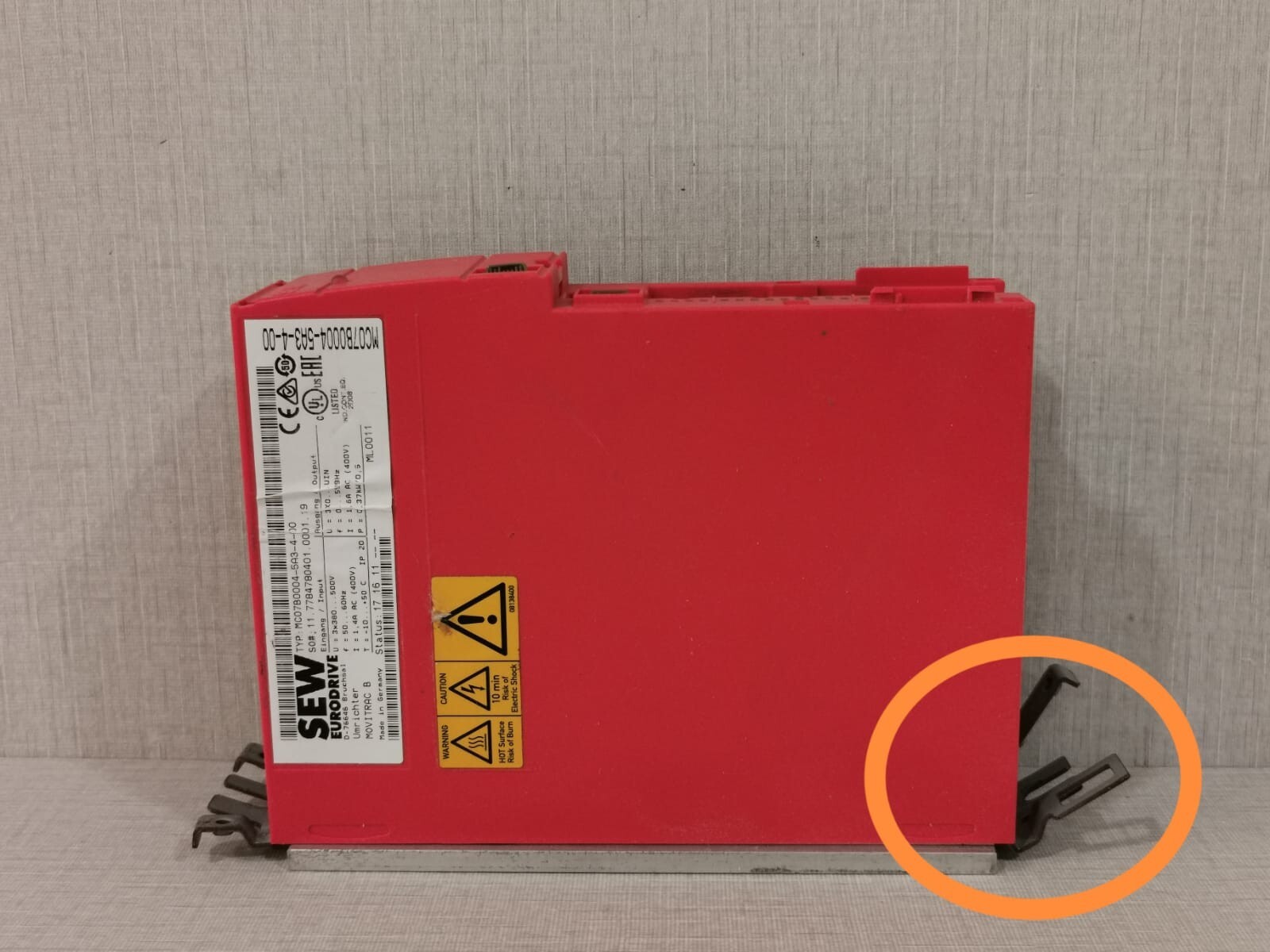 SEW Eurodrive MC07B0004-5A3-4-00 SEW EURODRIVE MC07B0004-5A3-4-00 MOVITRAC B INVERTER DRIVE 3