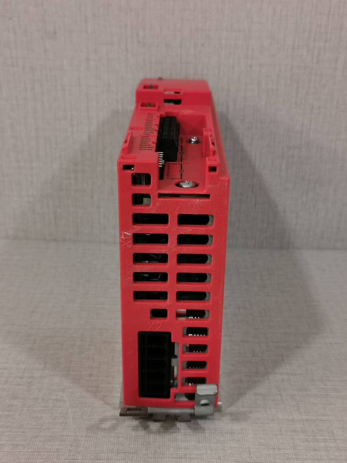 SEW Eurodrive MC07B0004-5A3-4-00 SEW EURODRIVE MC07B0004-5A3-4-00 MOVITRAC B INVERTER DRIVE 8