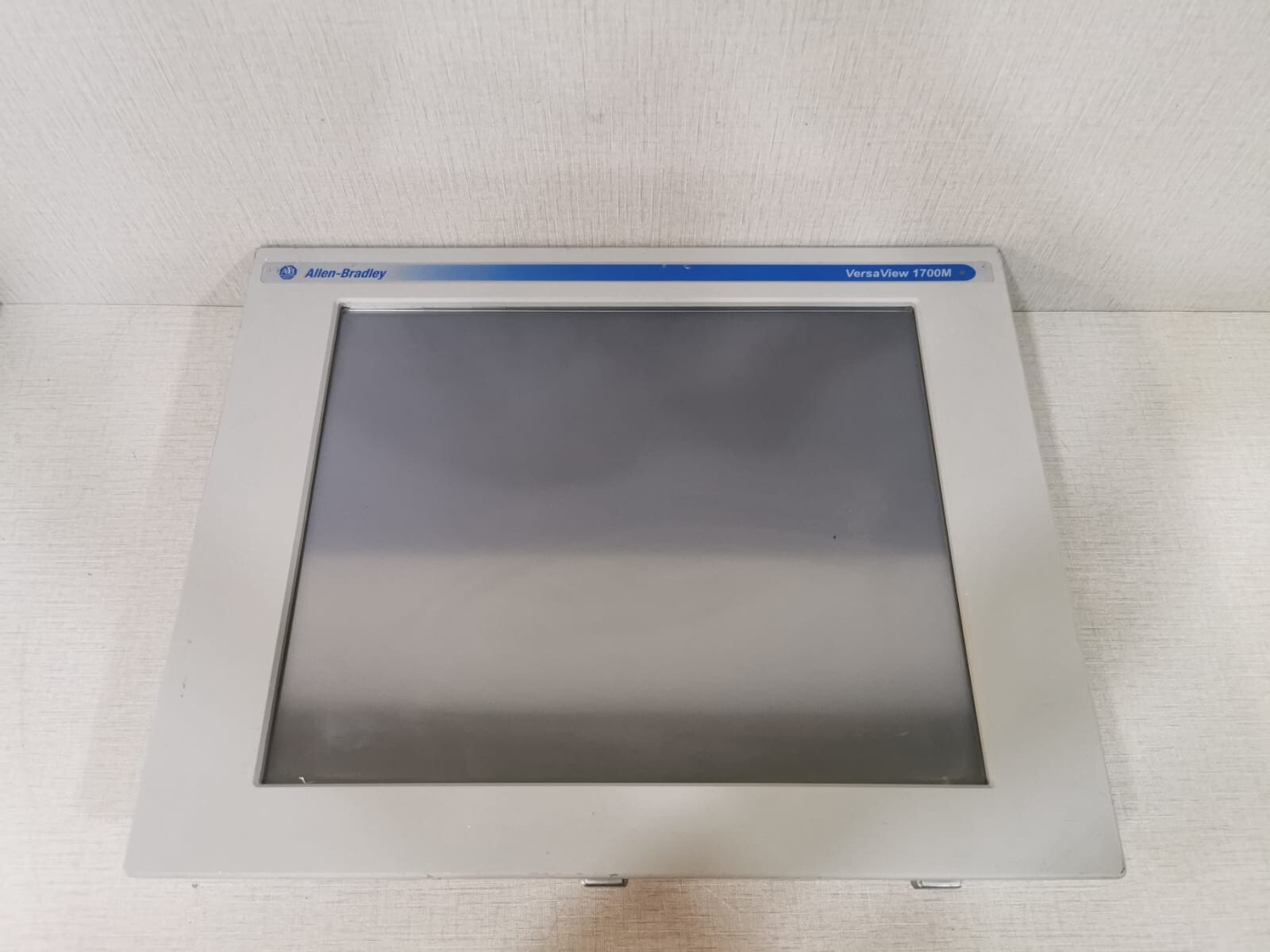 ALLEN-BRADLEY 6186-M17ALTR SER. E REV. A VERSAVIEW 1700M