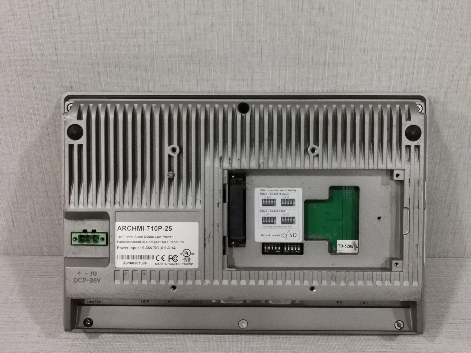 UNKNOWN ARCHMI-710P-25 DSL ARCHMI-710P-25 Fan Less Industrial Compact Size Panel PC 3