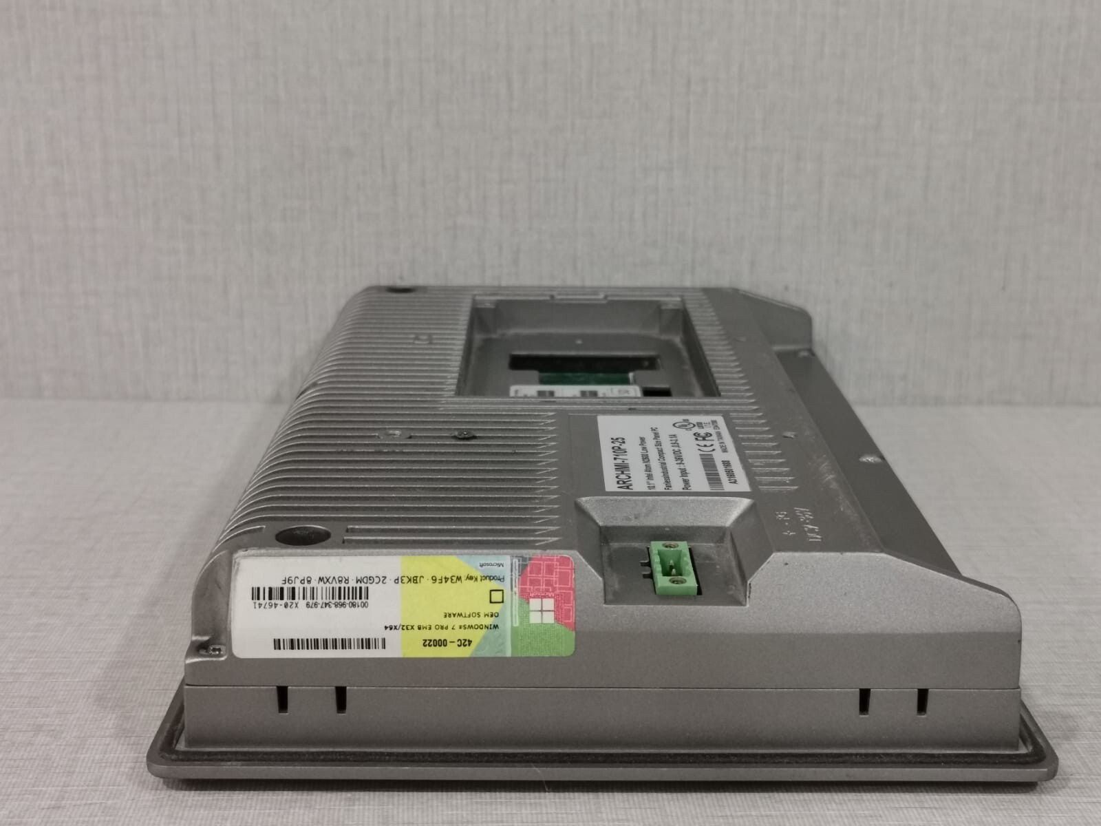 UNKNOWN ARCHMI-710P-25 DSL ARCHMI-710P-25 Fan Less Industrial Compact Size Panel PC 5