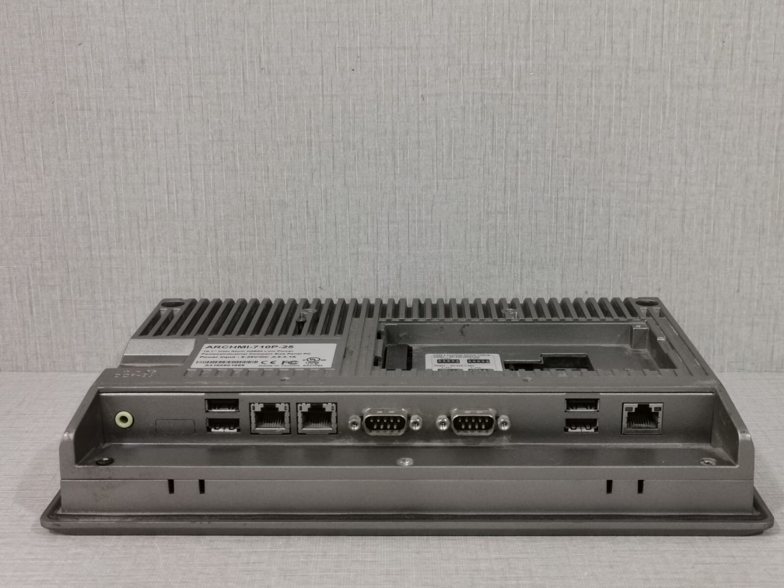 UNKNOWN ARCHMI-710P-25 DSL ARCHMI-710P-25 Fan Less Industrial Compact Size Panel PC 7