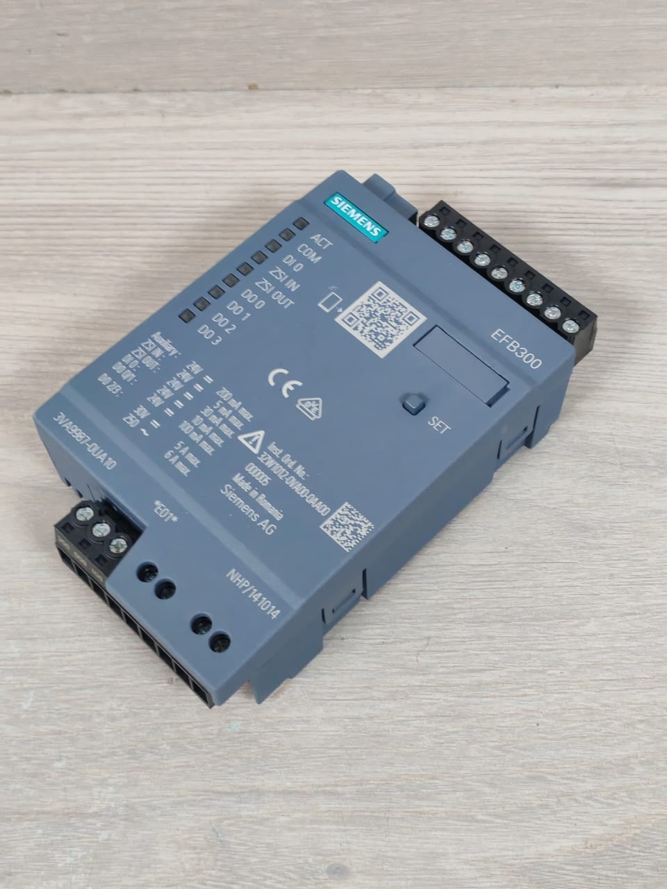 Siemens EFB300 SIEMENS EFB300 3VA9987-0UA10 EXTERNAL FUNCTION BOX 24V DC 6
