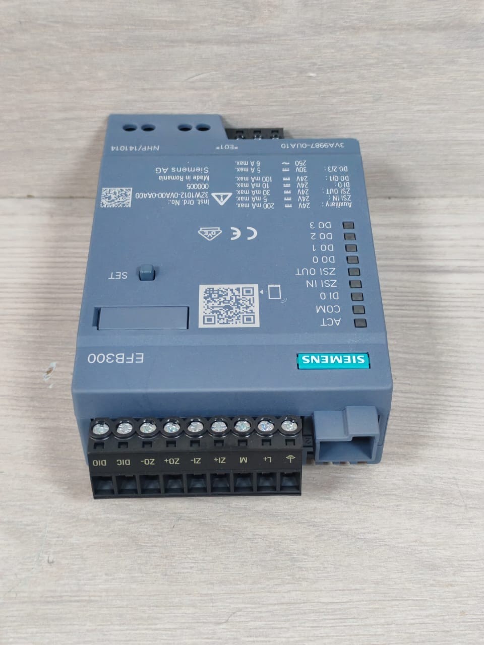 Siemens EFB300 SIEMENS EFB300 3VA9987-0UA10 EXTERNAL FUNCTION BOX 24V DC 7