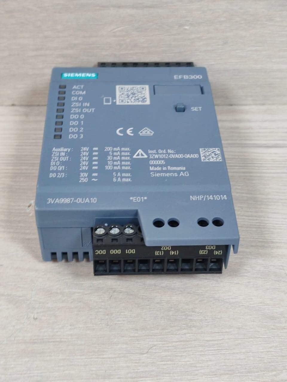 Siemens EFB300 SIEMENS EFB300 3VA9987-0UA10 EXTERNAL FUNCTION BOX 24V DC 8