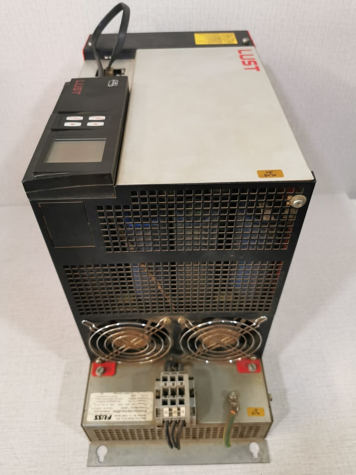 LUST VF1424LHF LUST VF1424LHF OP2 S56 SERVO DRIVE 3X400V-15% 460 4