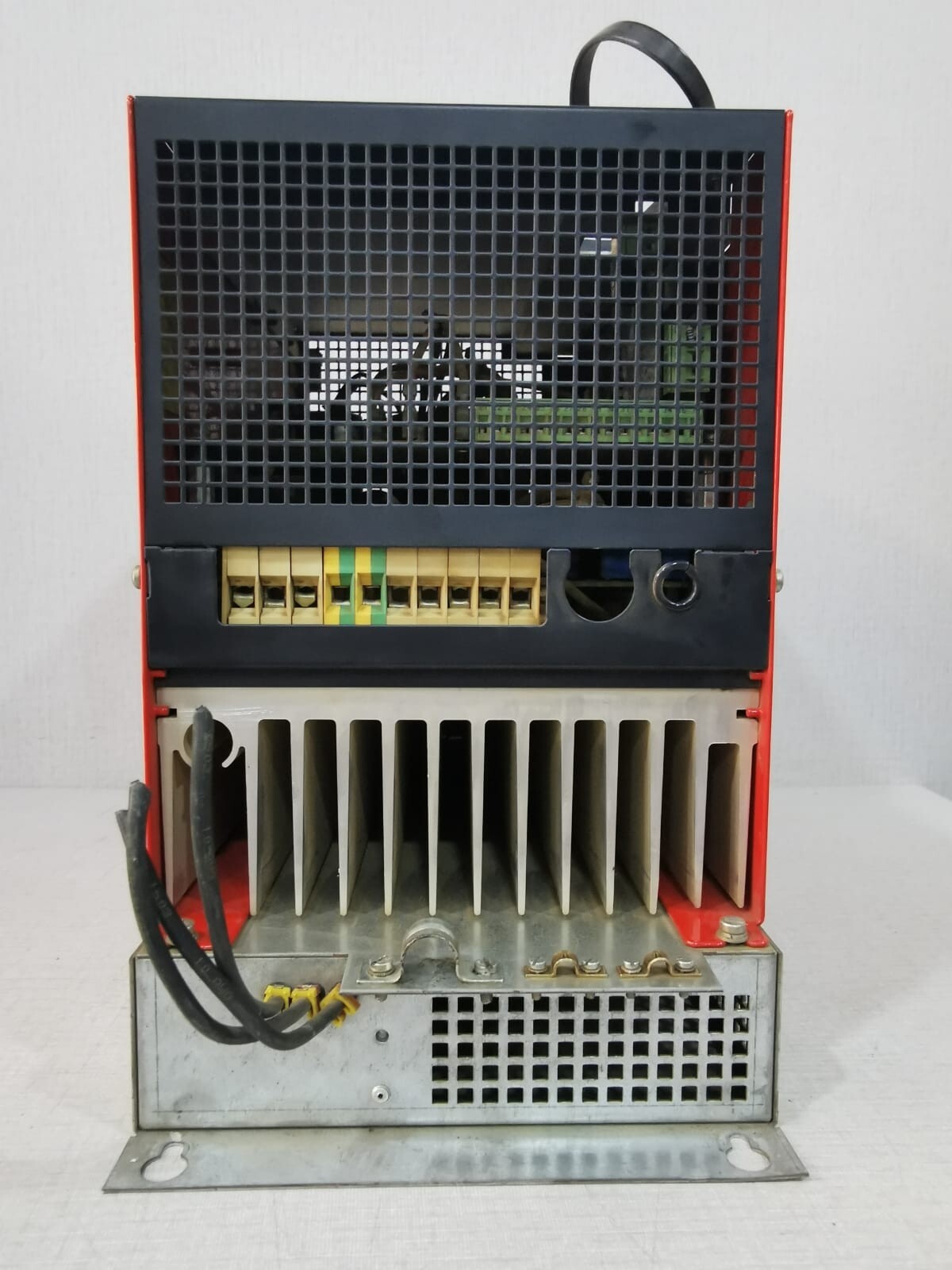 LUST VF1424LHF LUST VF1424LHF OP2 S56 SERVO DRIVE 3X400V-15% 460 7