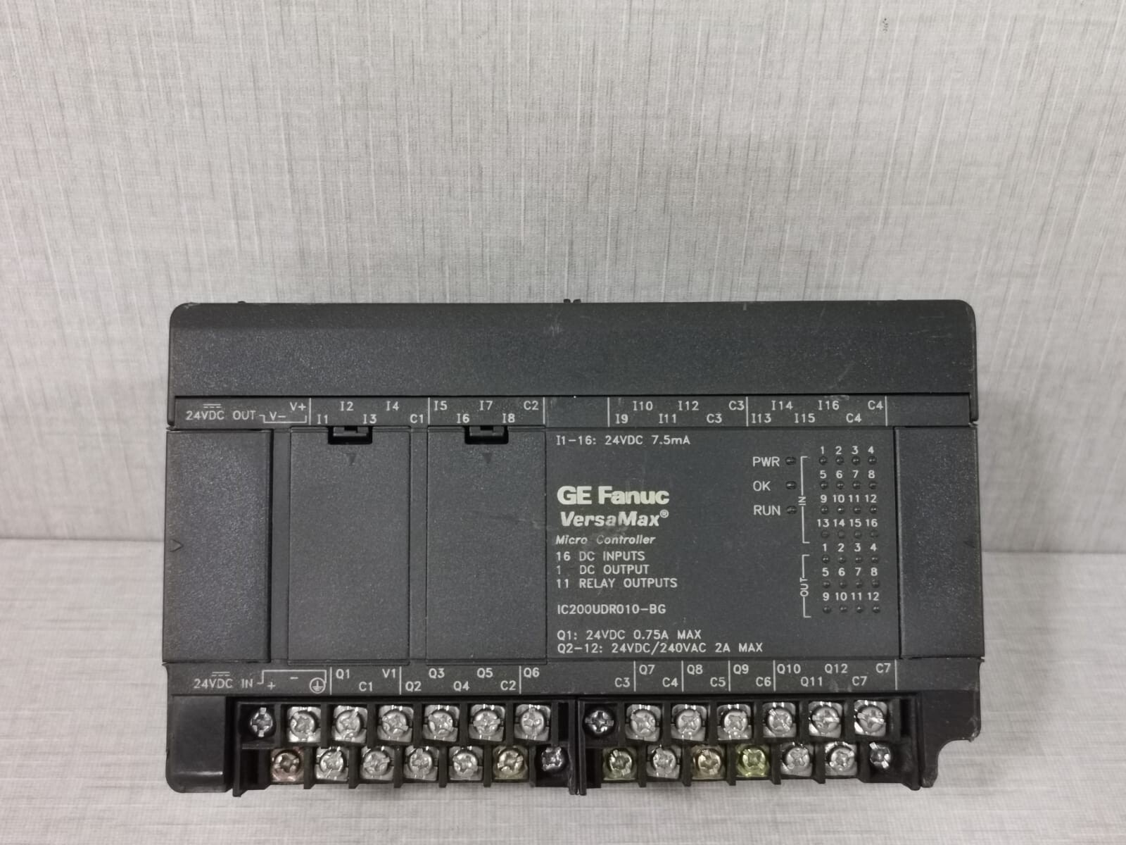GE Fanuc Versamax IC200UDR010-BG Micro Controller 24VDC/240VAC Module