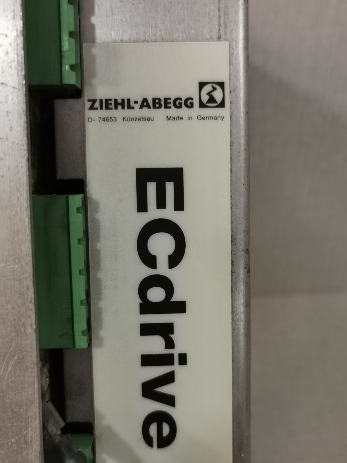 ZIEHL-ABEGG D400B001 ZIEHL-ABEGG ECDRIVE D400B001 400V 3-50/60Hz 2