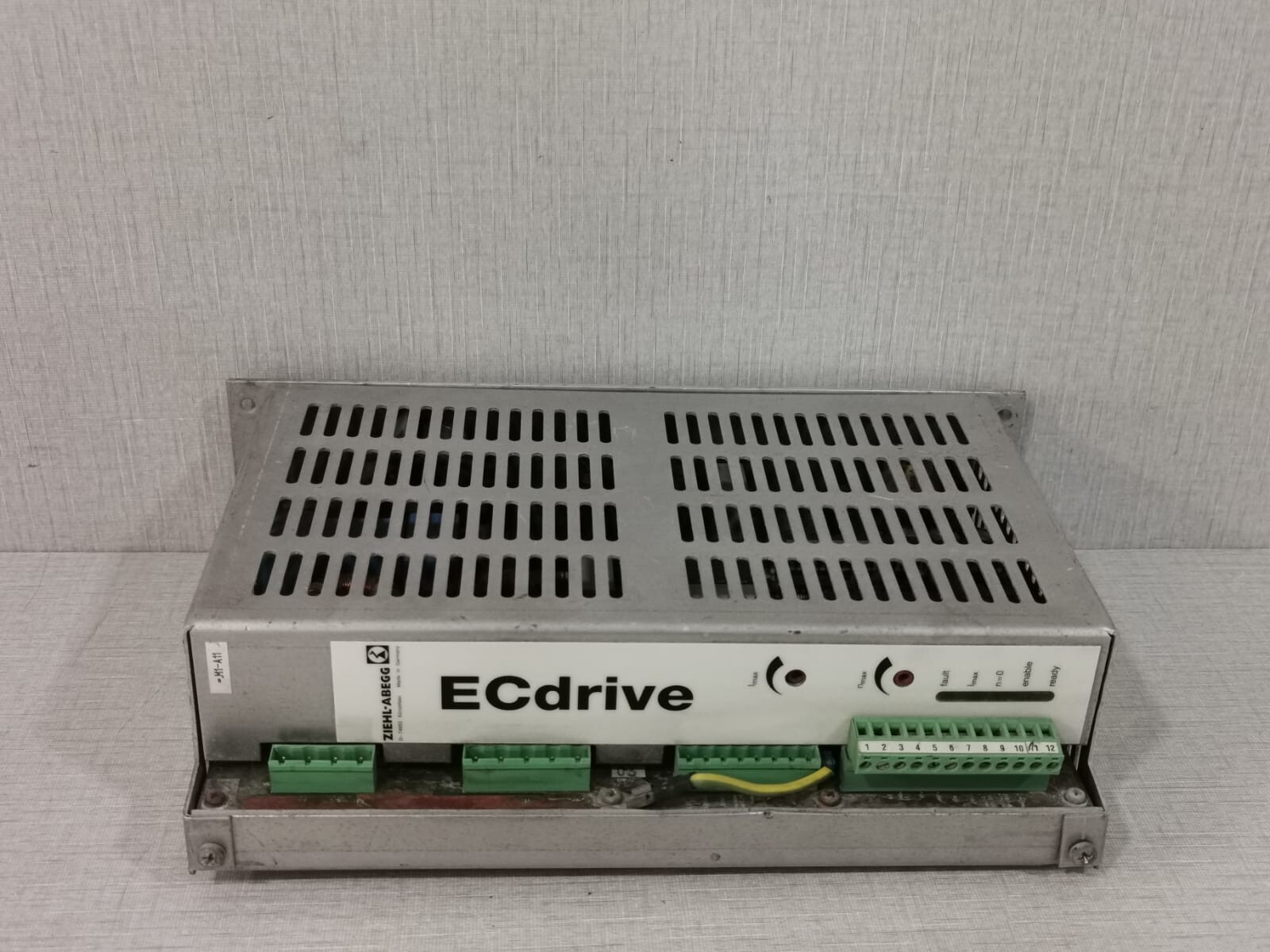 ZIEHL-ABEGG D400B001 ZIEHL-ABEGG ECDRIVE D400B001 400V 3-50/60Hz 4