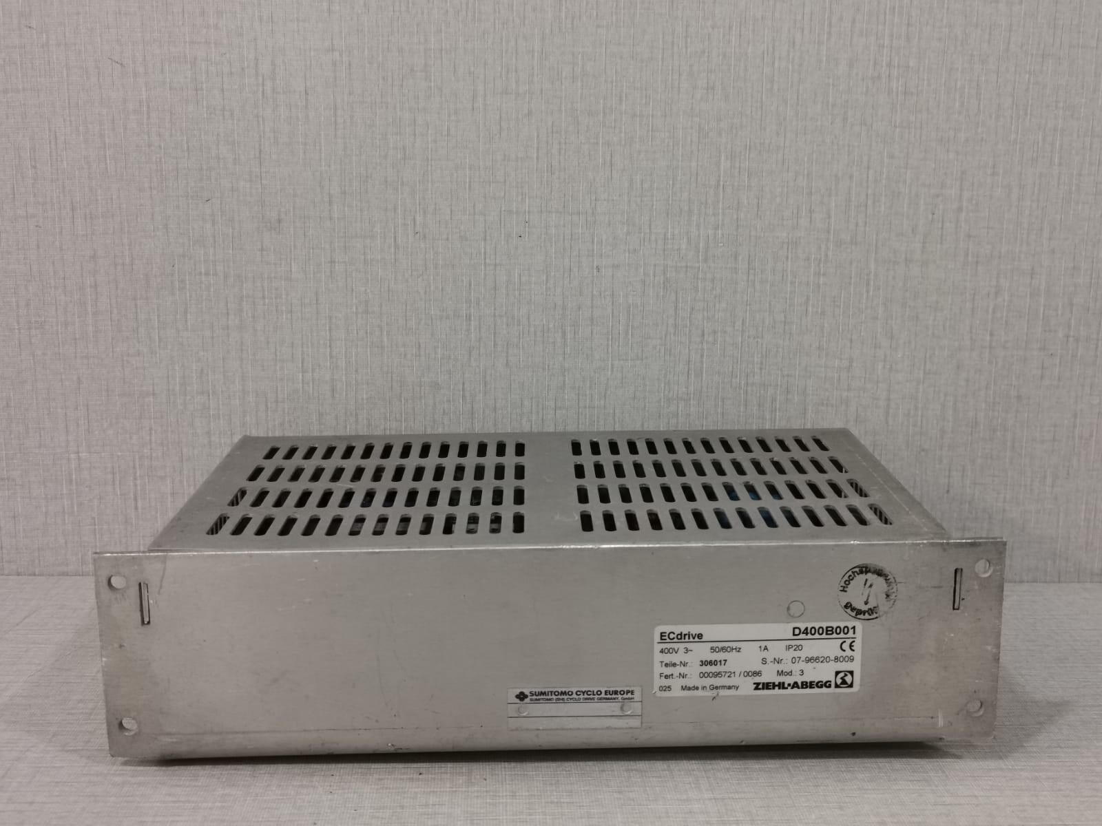 ZIEHL-ABEGG D400B001 ZIEHL-ABEGG ECDRIVE D400B001 400V 3-50/60Hz 6