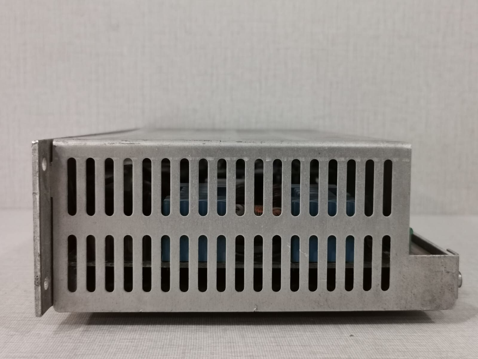 ZIEHL-ABEGG D400B001 ZIEHL-ABEGG ECDRIVE D400B001 400V 3-50/60Hz 8