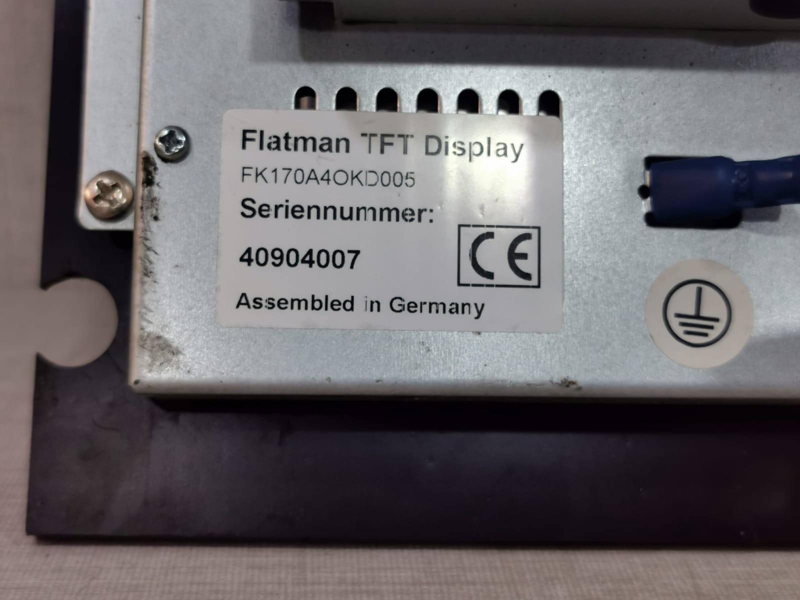 TFT FK170A4OKD005 IQ AUTOMATION FLATMAN TFT Display FK170A4OKD005 with Lindy CPU Switch Extender 3