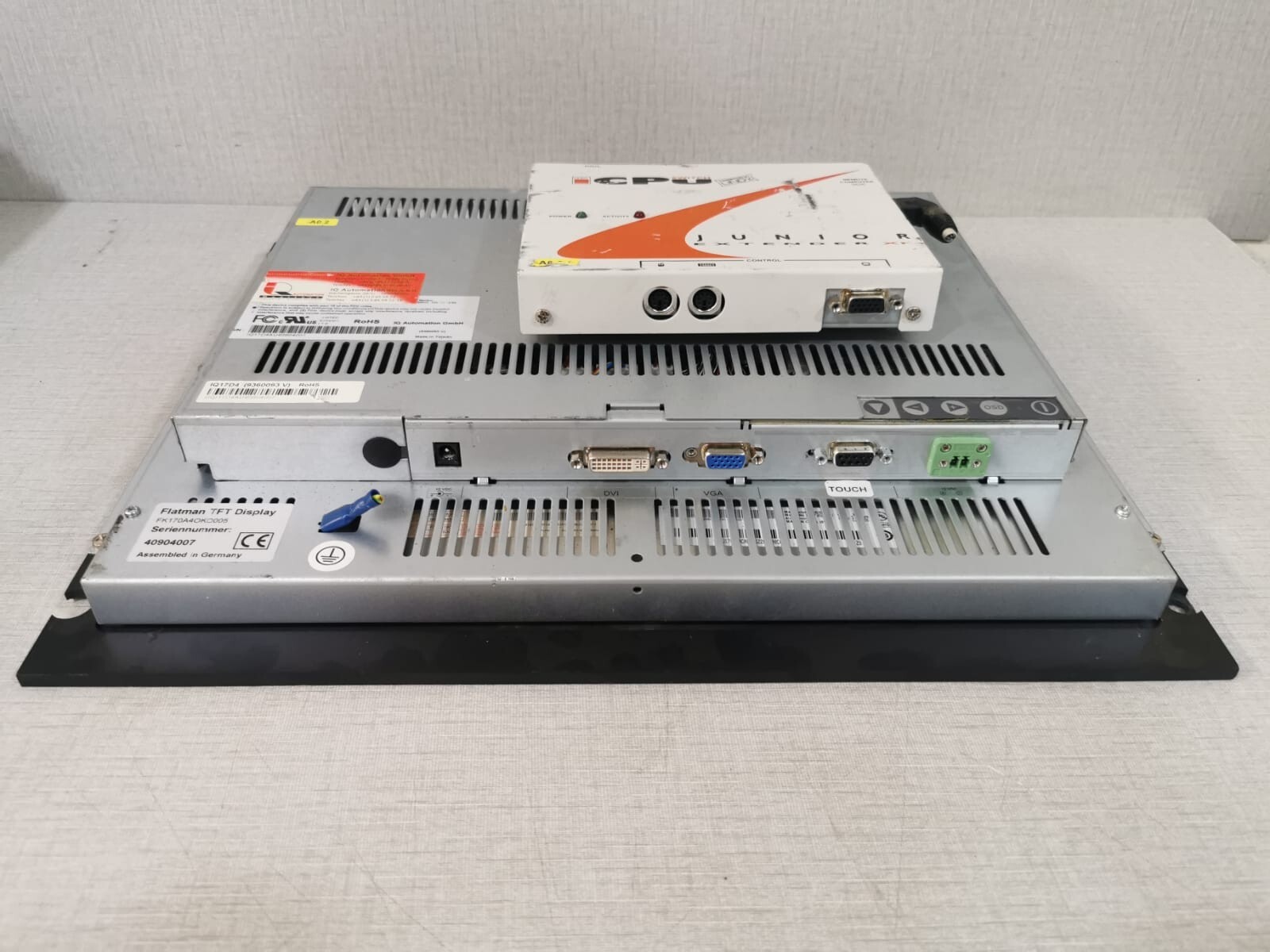 TFT FK170A4OKD005 IQ AUTOMATION FLATMAN TFT Display FK170A4OKD005 with Lindy CPU Switch Extender 8