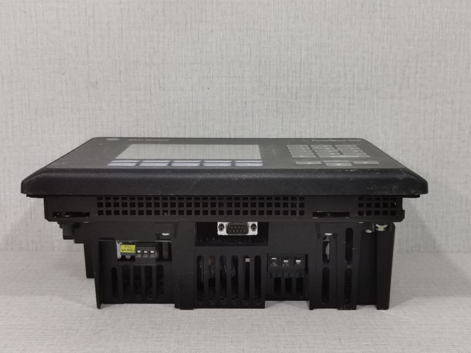 Allen-Bradley 2711-B6C8 Allen Bradley 2711-B6C8 /B PanelView 600 Color Terminal Keypad/Touch DH+/RS-232 4