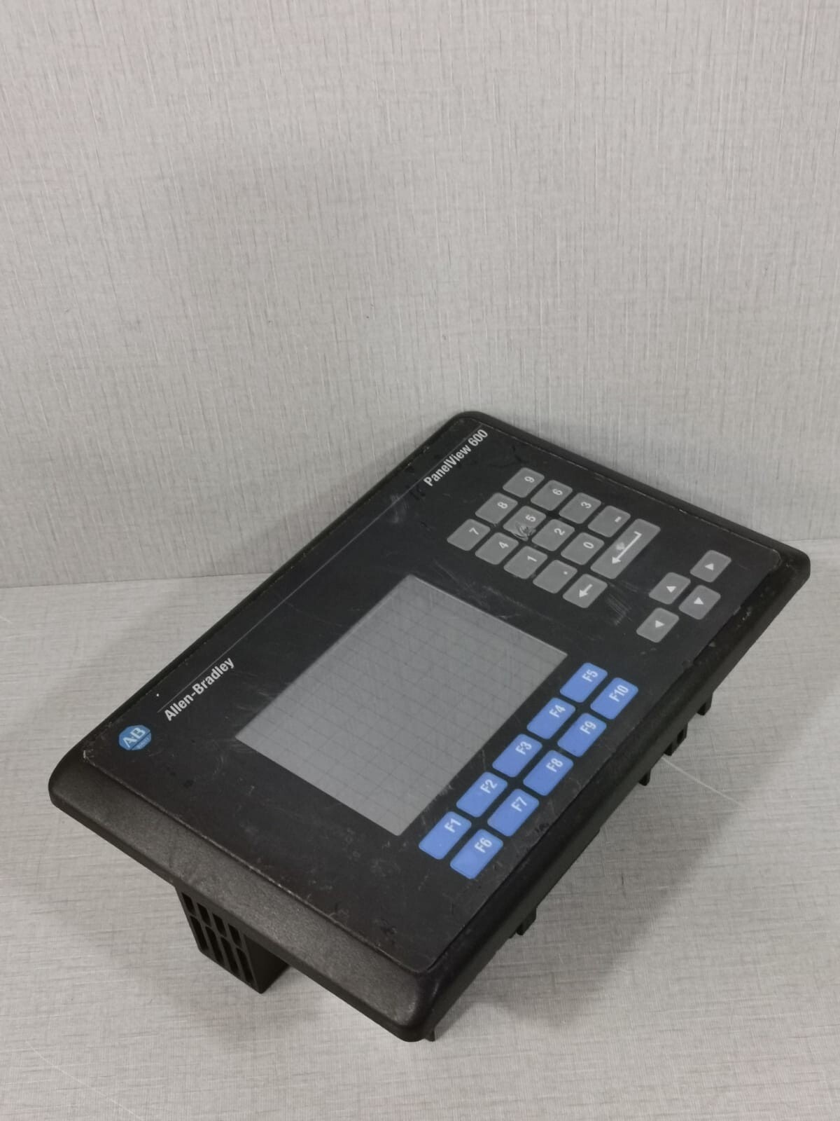 Allen-Bradley 2711-B6C8 Allen Bradley 2711-B6C8 /B PanelView 600 Color Terminal Keypad/Touch DH+/RS-232 9